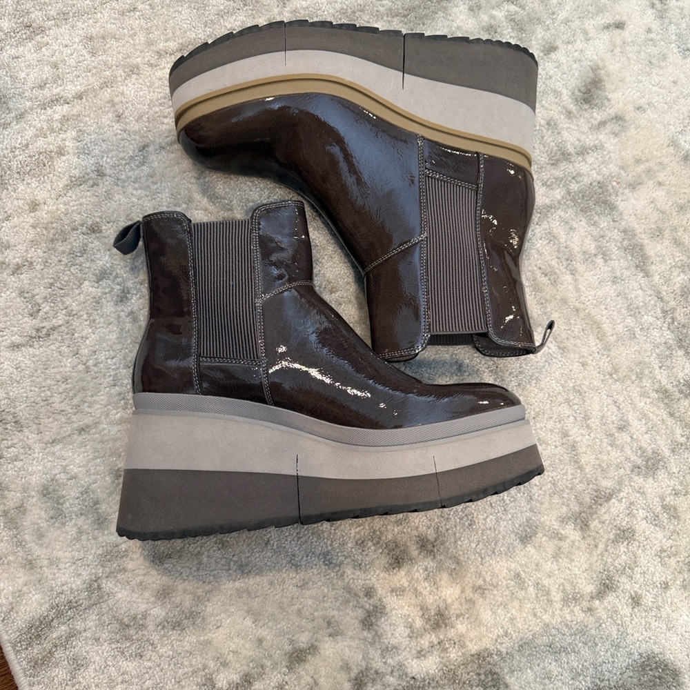 NEW!! Naked Feet Glossy Brown Ankle Boots GUILD IN MUD PLATFORM - Picture 8 of 12